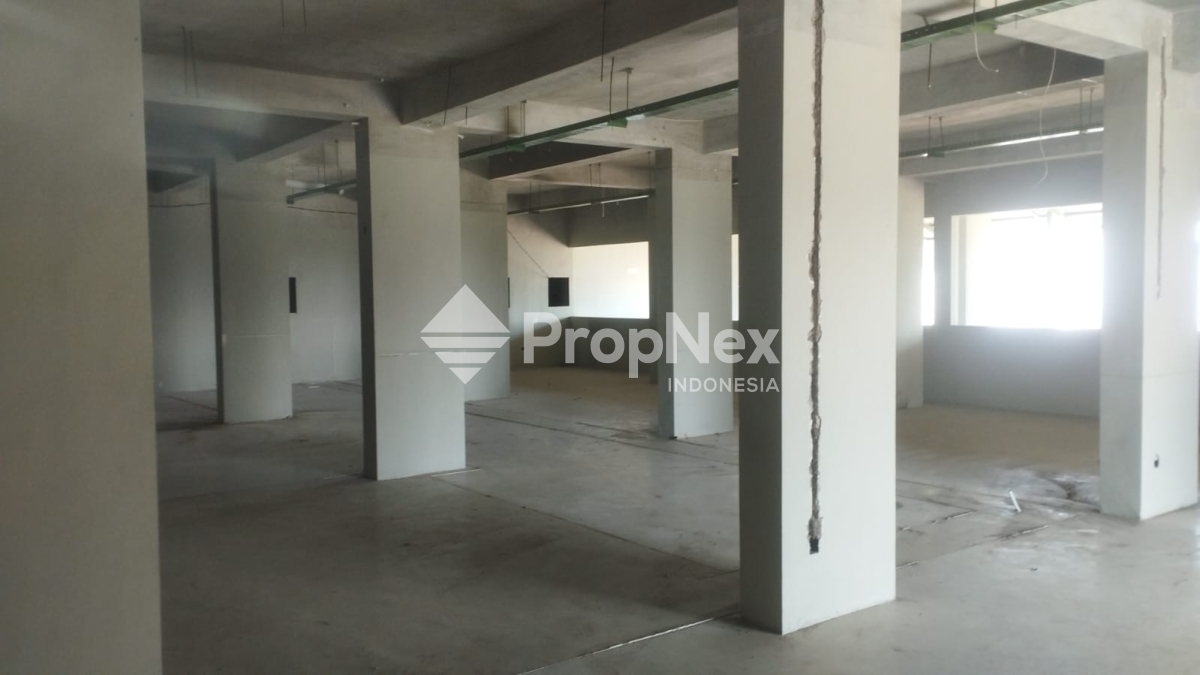 GEDUNG KOMERSIAL PREMIUM NOL JALAN DI PANDAAN — foto 8